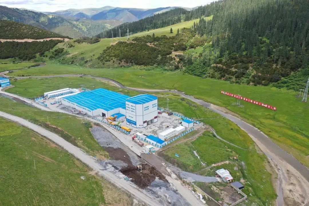 “站”立高原！徐工攪拌站助力川藏線建設！