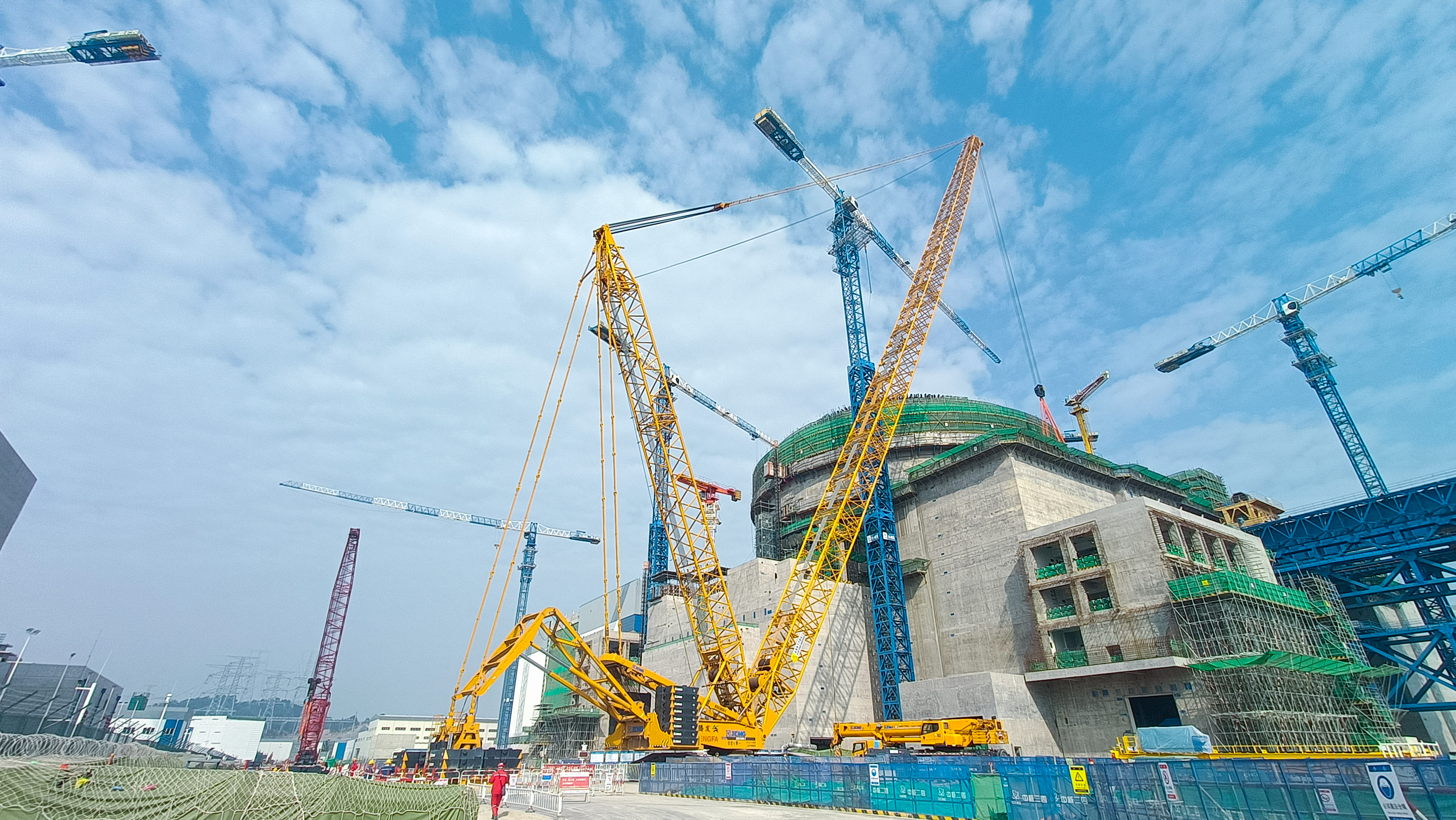 “穩(wěn)”字當(dāng)頭！徐工XGC800-I履帶起重機(jī)助建福建大型核電項(xiàng)目