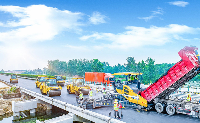 江蘇高速上演徐工成套道路機械大片！
