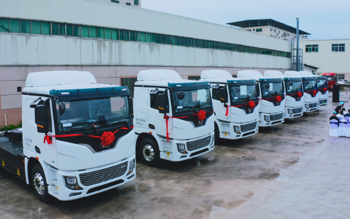 預(yù)見(jiàn)“梅”好！百臺(tái)徐工底置充電牽引車奔赴廣東梅州